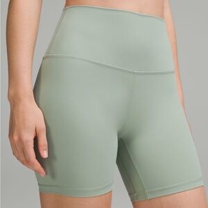 New Lululemon Align high rise short 6” length size 6, Palm Court. Light Green.